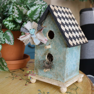 SHABBY CHIC SPRING BIRDHOUSE